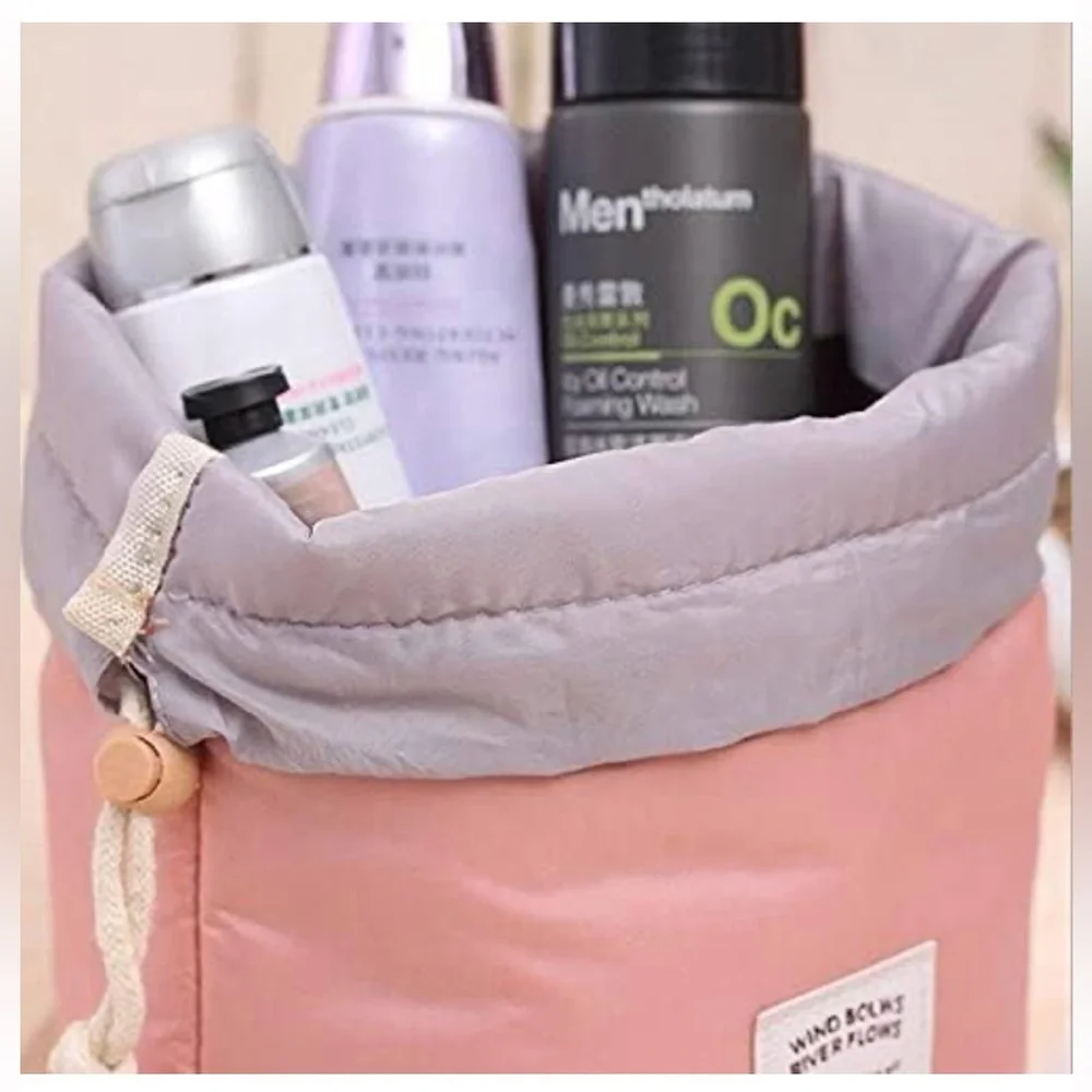 BRAND NEW WITH TAGS! Pink and Gray Women's drawstring travel cosmetics pouch.
